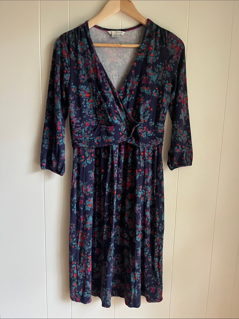 Boden Edie Navy Floral Wrap V-Neck Midi Dress with Teal and Berry Accents Sz 8